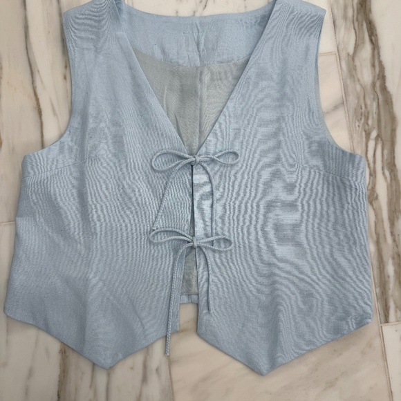 Daily Drills linen tie vest in M/L NWT in light blue - Picture 3 of 5